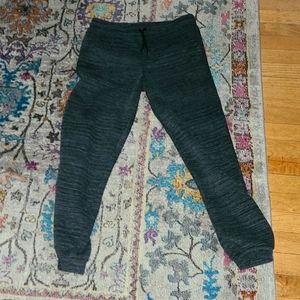 Dark grey sweat pants with pocket